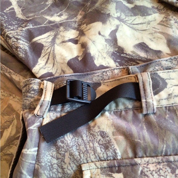 Lg Men’s Camo hunting outdoor pants. - Picture 3 of 9